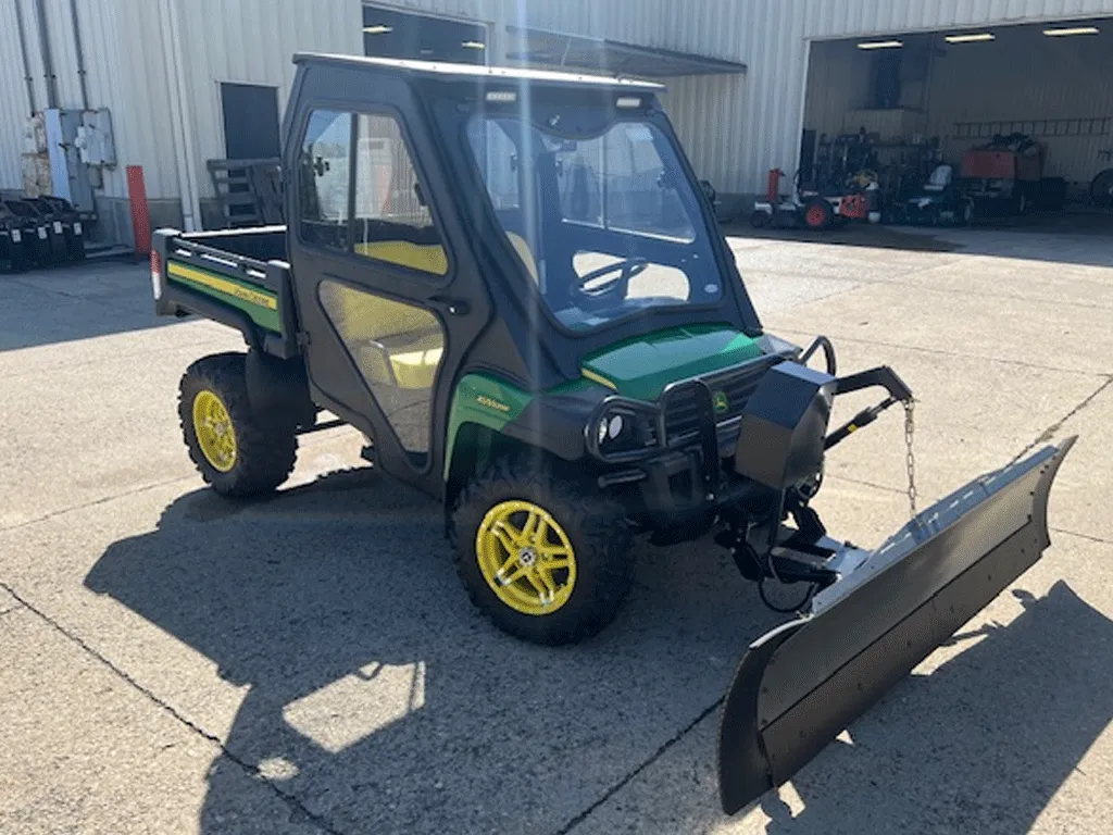 JOHN DEERE Gator XUV 825M UTV, used