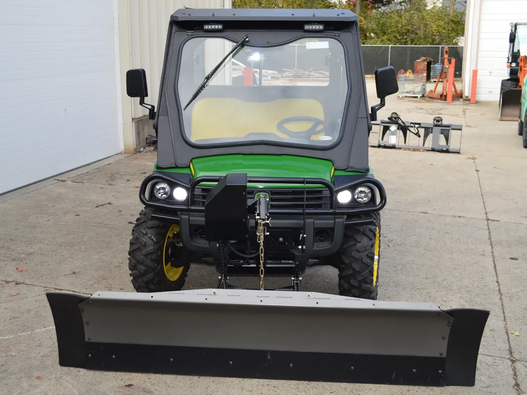 JOHN DEERE Gator XUV 825M UTV, used